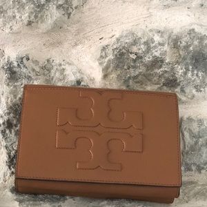 Like New Large Tory Burch Bombe T Combo Cross Body